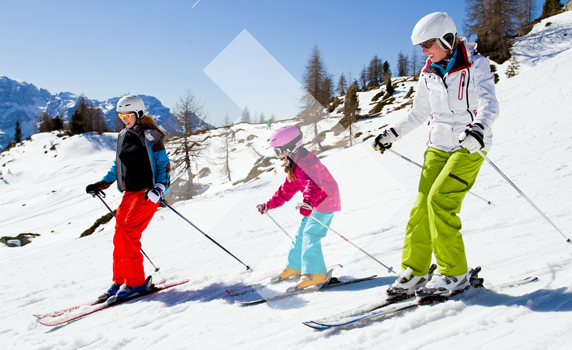 family-skiing-trip-tips